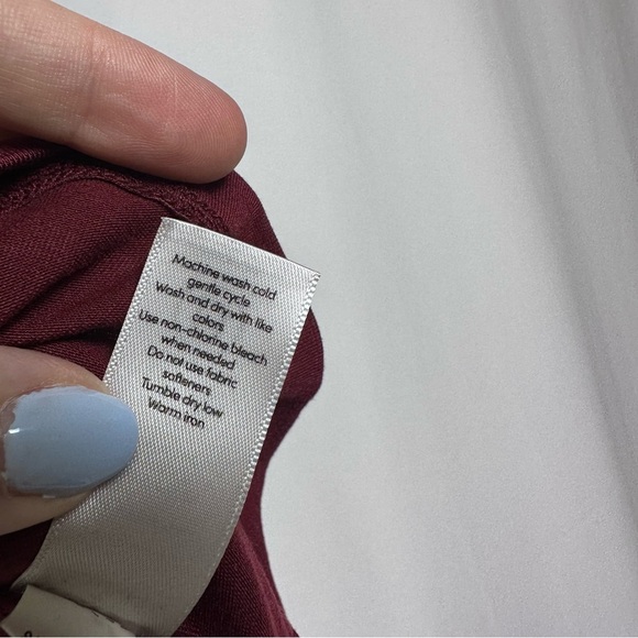 Athleta Women’s Crimson Activewear Tank Top size M Red Burgundy great condition - Picture 4 of 5